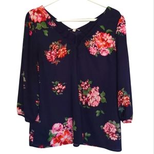 BOGO 🌷 Skies are Blue Blouse | Size Medium | Navy Blue and pink
